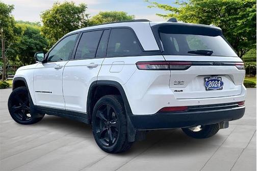 2024 Jeep Grand Cherokee LAREDO