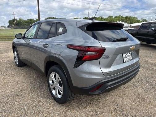 Sterling Gray Metallic 2026 Chevrolet Trax LS