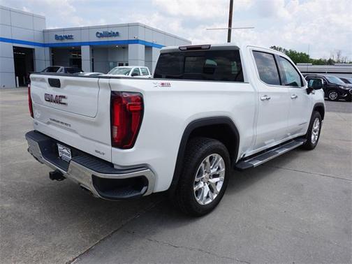 White Frost Tricoat 2021 GMC Sierra 1500 SLT