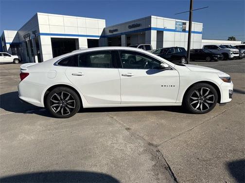 2021 Chevrolet Malibu FWD RS