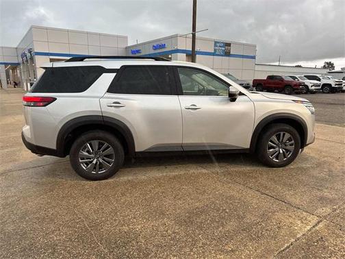 2025 Nissan Pathfinder SV FWD