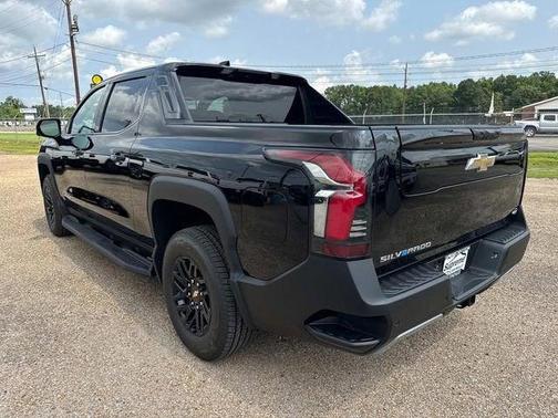 2025 Chevrolet Silverado EV LT