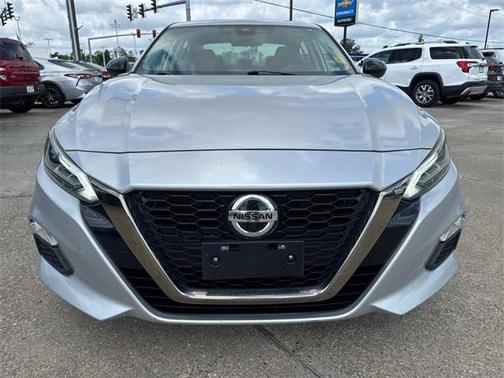 2020 Nissan Altima SR FWD