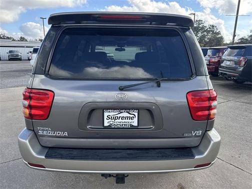 2004 Toyota Sequoia SR5