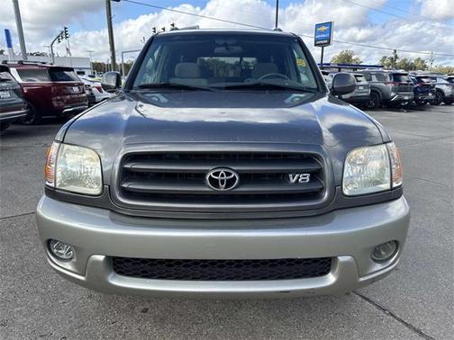 2004 Toyota Sequoia SR5
