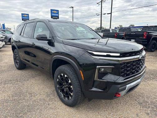 Mosaic Black Metallic 2027 Chevrolet Traverse Z71