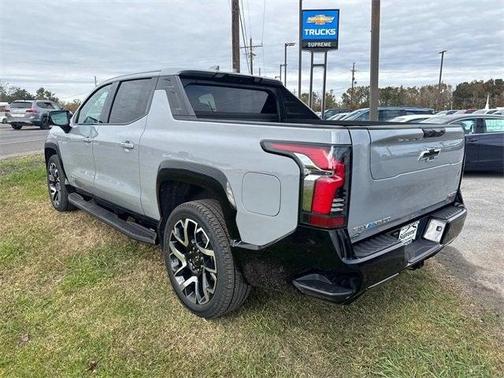 2025 Chevrolet Silverado EV RST