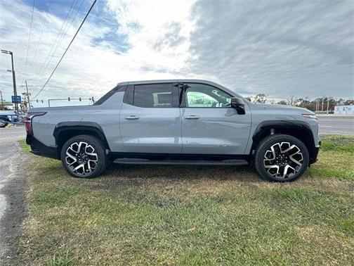 2025 Chevrolet Silverado EV RST