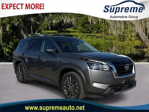 2022 Nissan Pathfinder SL 4WD