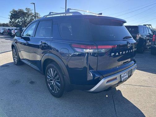 2024 Nissan Pathfinder SL FWD