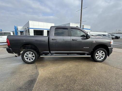 2023 RAM 2500 Laramie Crew Cab 4x4 6'4' Box