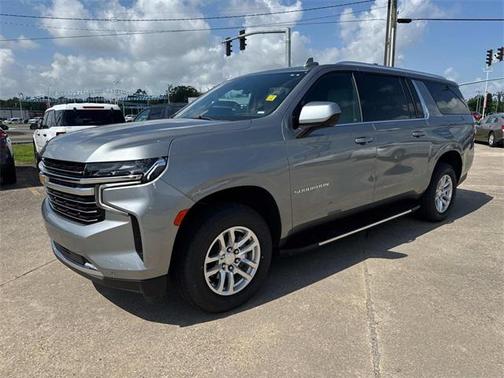 2023 Chevrolet Suburban LT