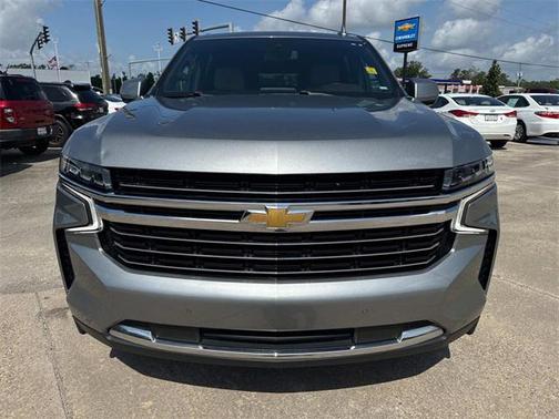 2023 Chevrolet Suburban LT