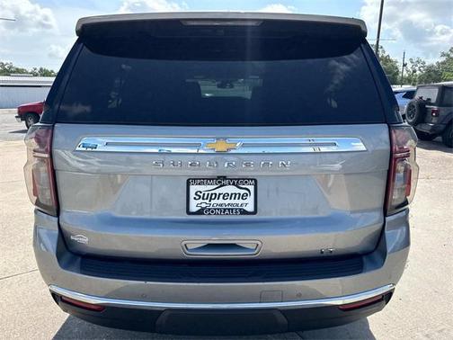 2023 Chevrolet Suburban LT