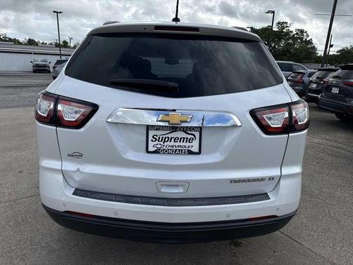 Iridescent Pearl Tricoat 2016 Chevrolet Traverse 2LT