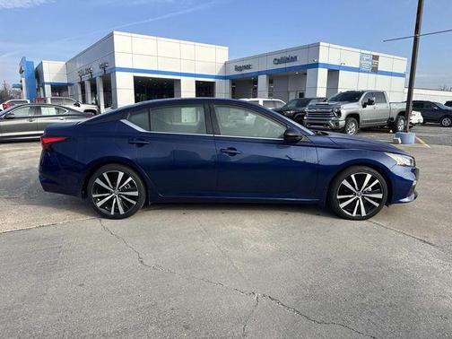 2022 Nissan Altima SR FWD