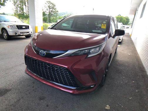 2022 Toyota Sienna XSE 7 Passenger