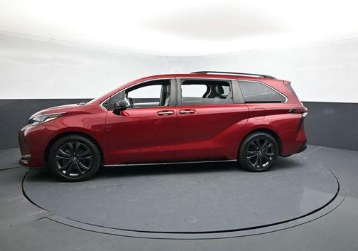 2022 Toyota Sienna XSE 7 Passenger