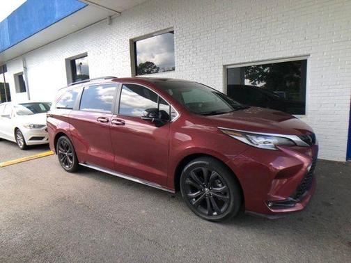 2022 Toyota Sienna XSE 7 Passenger