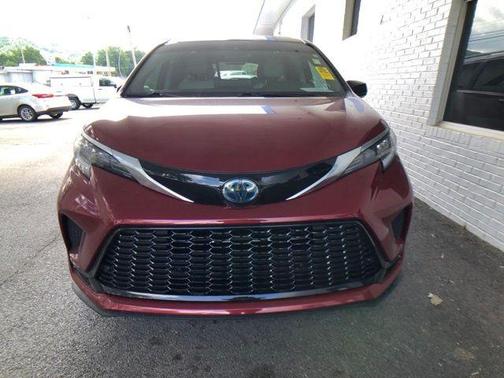 2022 Toyota Sienna XSE 7 Passenger