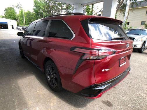 2022 Toyota Sienna XSE 7 Passenger