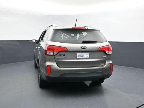 2015 Kia Sorento LX