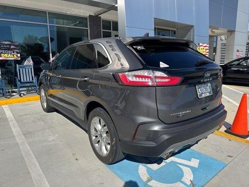 2022 Ford Edge Titanium