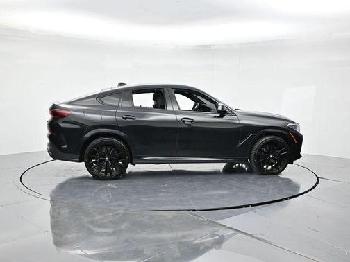 2021 BMW X6 M50i