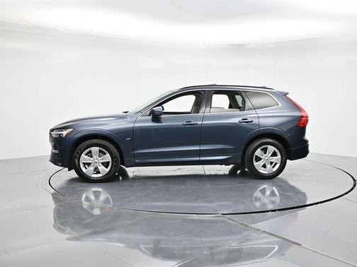 2022 Volvo XC60 B5 Momentum