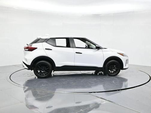 2022 Nissan Kicks S
