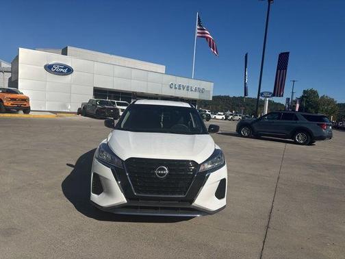 2022 Nissan Kicks S