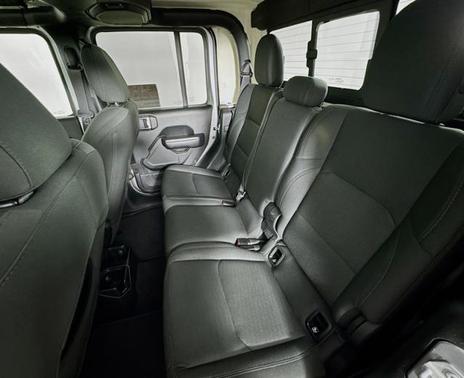 2020 Jeep Gladiator Sport