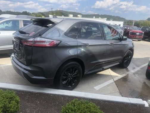 2023 Ford Edge SE