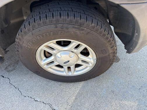 2003 Ford Explorer XLS
