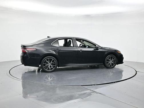 Midnight Black Metallic 2023 Toyota Camry SE