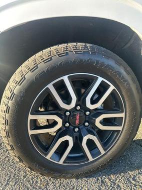 2022 GMC Yukon XL AT4