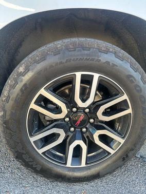 2022 GMC Yukon XL AT4