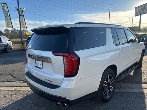 2022 GMC Yukon XL AT4