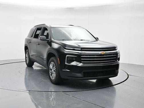 Black 2025 Chevrolet Traverse LT