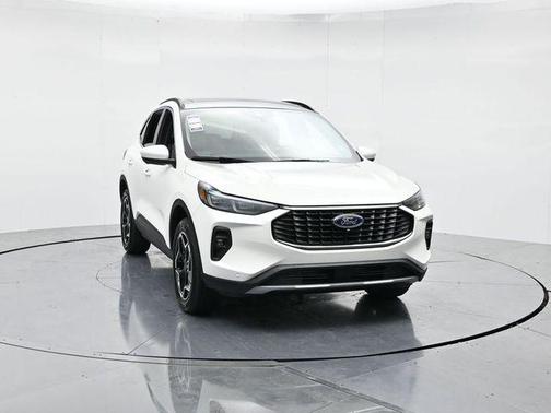 2026 Ford Escape Platinum