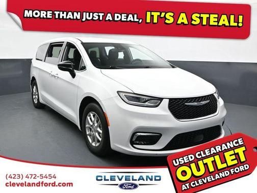 2024 Chrysler Pacifica Touring