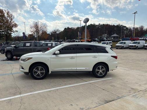 2017 INFINITI QX60 Base