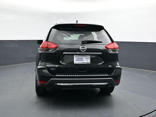 2017 Nissan Rogue SL