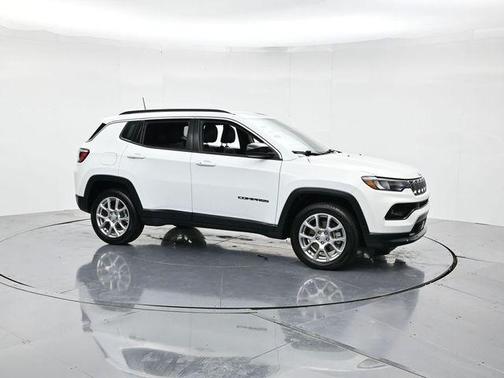 2024 Jeep Compass Latitude Lux