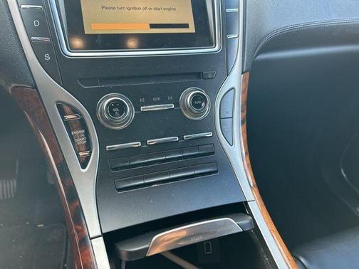 2019 Lincoln Nautilus Select