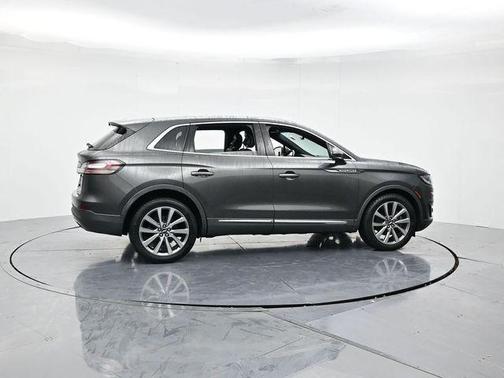 2019 Lincoln Nautilus Select