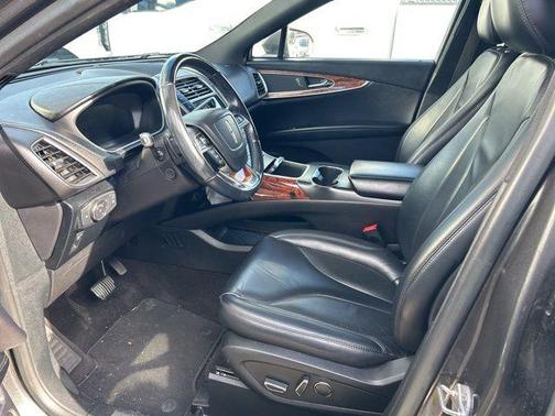 2019 Lincoln Nautilus Select