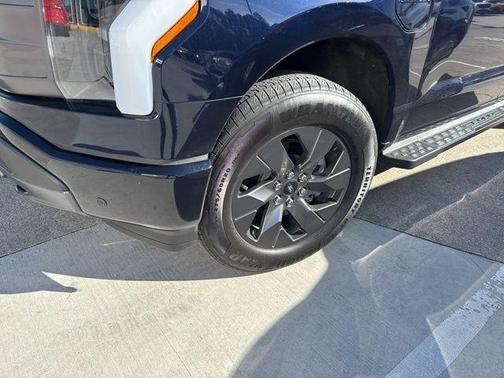 2024 Ford F-150 Lightning LARIAT