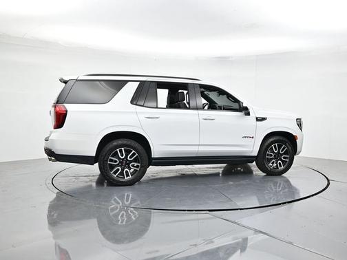 Summit White 2023 GMC Yukon AT4