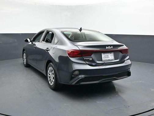 2022 Kia Forte FE